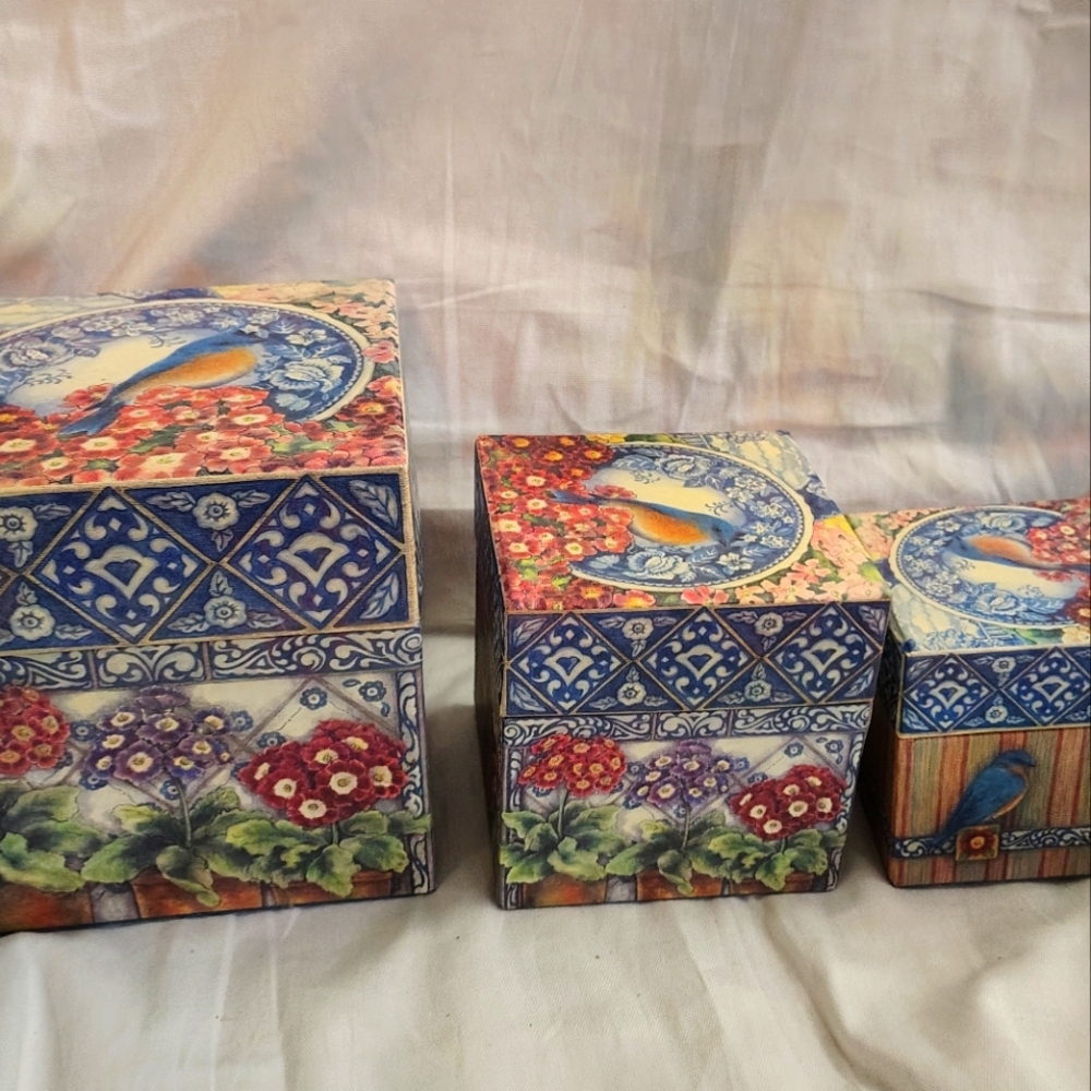 Nesting Boxes artwork of Sherri Buck Baldwin